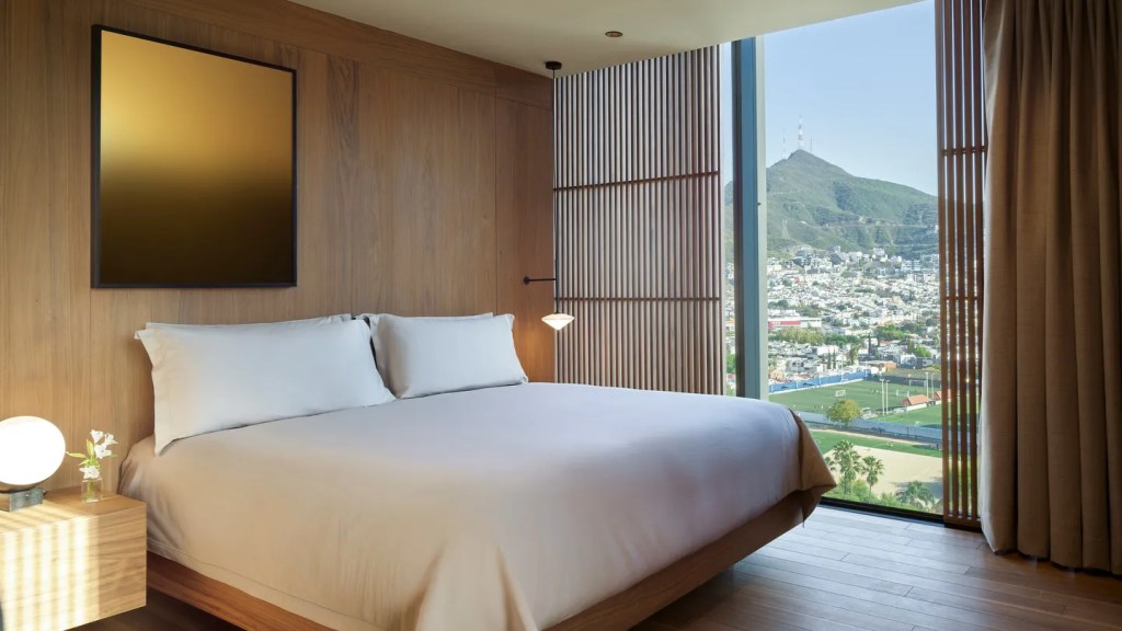Hospedaje de lujo en Monterrey para viajar con amigos a los partidos de futbol